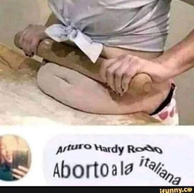 Food preparation image paired with absurdist Spanish/Italian text referencing "aborto a la italiana" — an irreverent internet meme combining mundane cooking imagery with provocative wordplay.